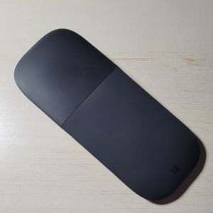 Bluetooth Arc Mouse by Microsoft